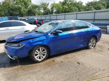  Salvage Chrysler 200