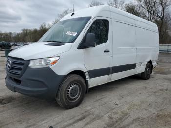  Salvage Mercedes-Benz Sprinter