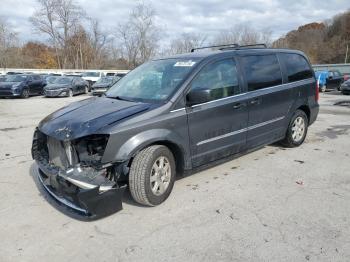  Salvage Chrysler Minivan