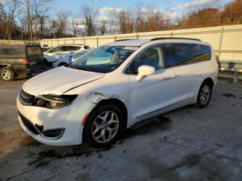  Salvage Chrysler Pacifica