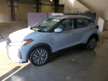  Salvage Nissan Kicks