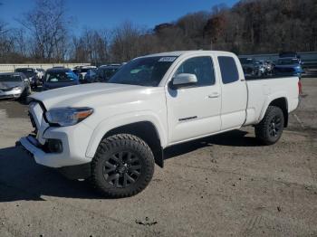  Salvage Toyota Tacoma