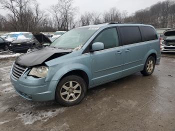  Salvage Chrysler Minivan