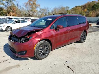  Salvage Chrysler Pacifica