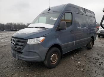  Salvage Mercedes-Benz Sprinter