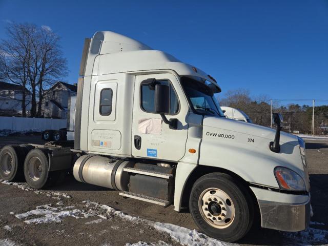  Salvage Freightliner Cascadia 1