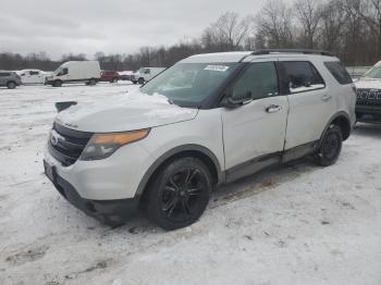  Salvage Ford Explorer