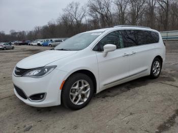  Salvage Chrysler Pacifica