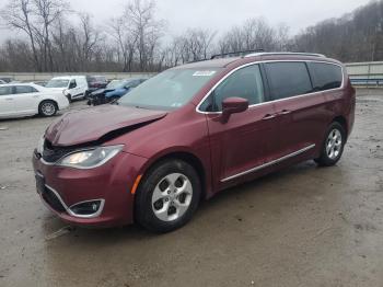  Salvage Chrysler Pacifica