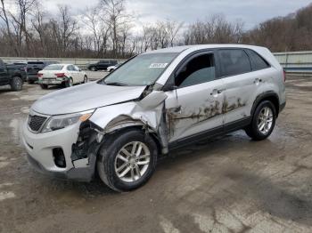  Salvage Kia Sorento