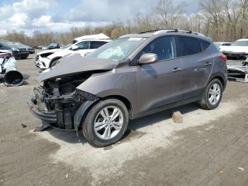  Salvage Hyundai TUCSON