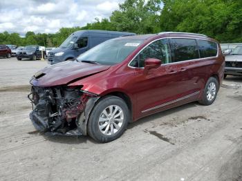  Salvage Chrysler Pacifica