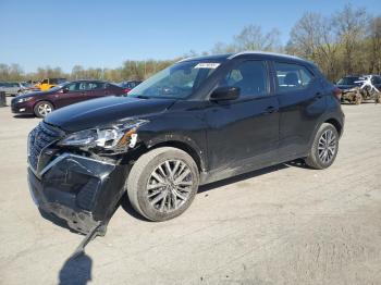  Salvage Nissan Kicks