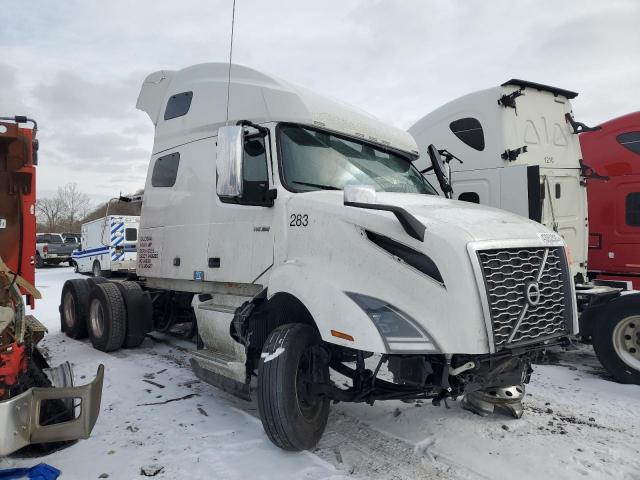  Salvage Volvo Vn