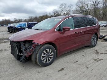  Salvage Chrysler Pacifica