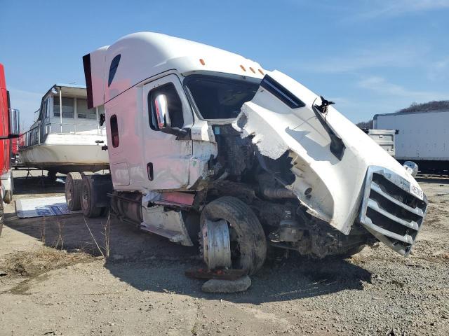  Salvage Freightliner Cascadia 1