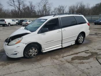  Salvage Toyota Sienna