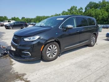  Salvage Chrysler Pacifica