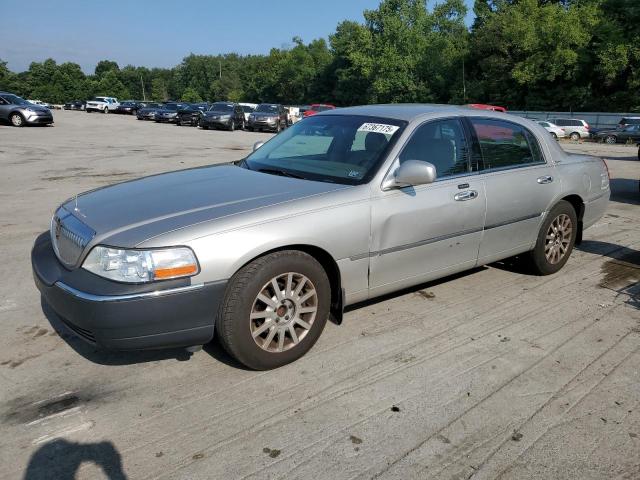  Salvage Lincoln Towncar