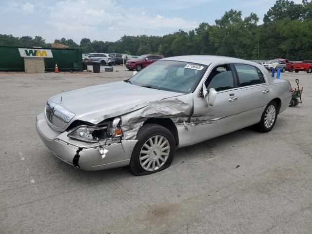  Salvage Lincoln Towncar