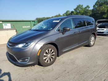  Salvage Chrysler Pacifica