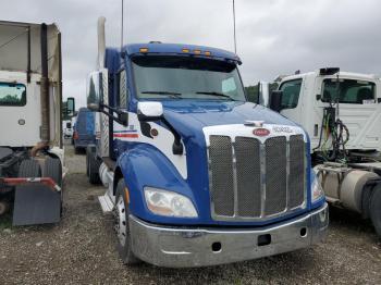  Salvage Peterbilt 579