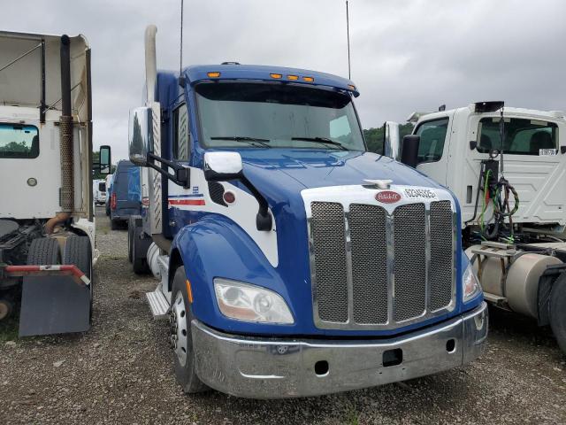  Salvage Peterbilt 579