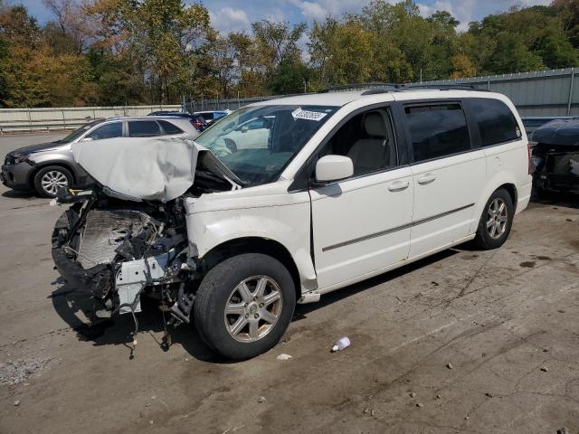  Salvage Chrysler Minivan