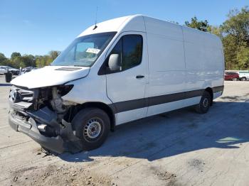  Salvage Mercedes-Benz Sprinter