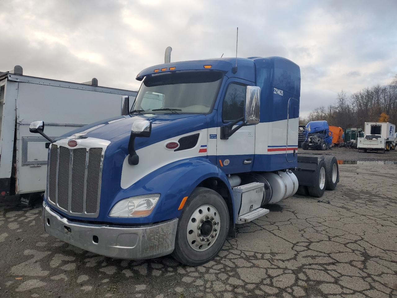 Peterbilt 579 Image 5