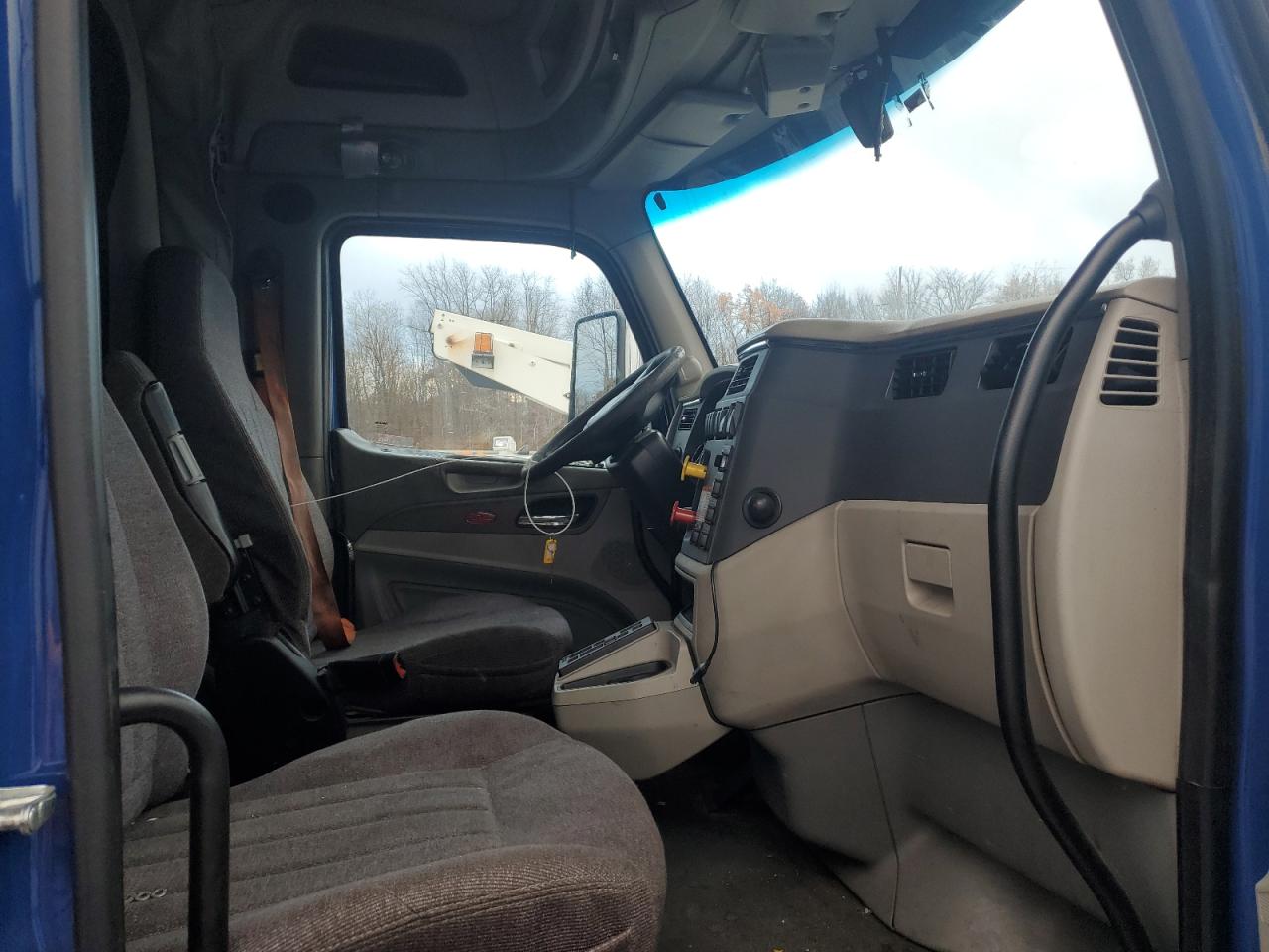 Peterbilt 579 Image 4