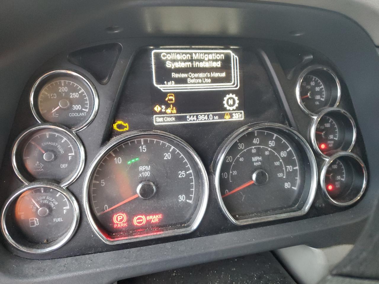 Peterbilt 579 Image 7