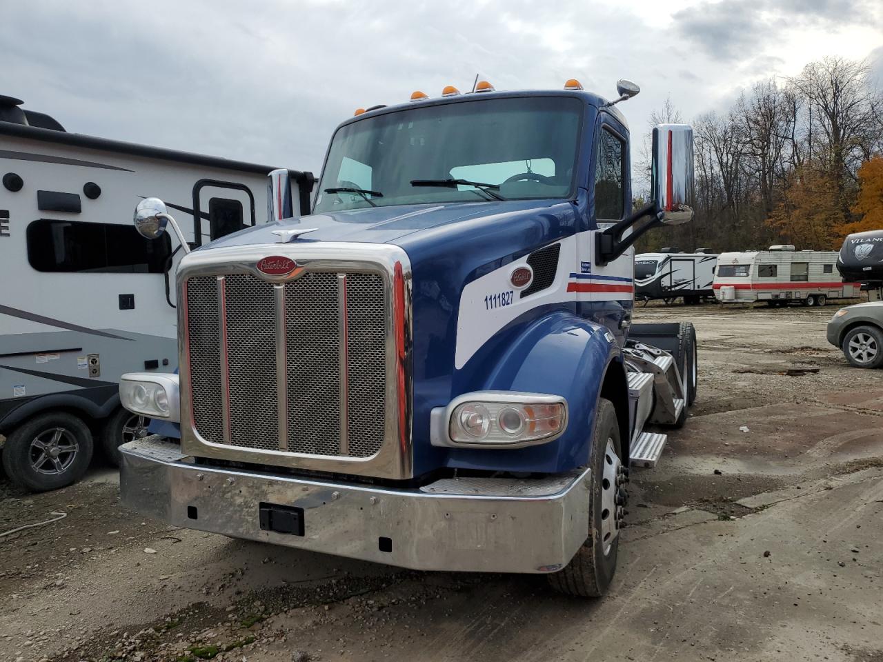 Peterbilt Tractor 567 Image 2