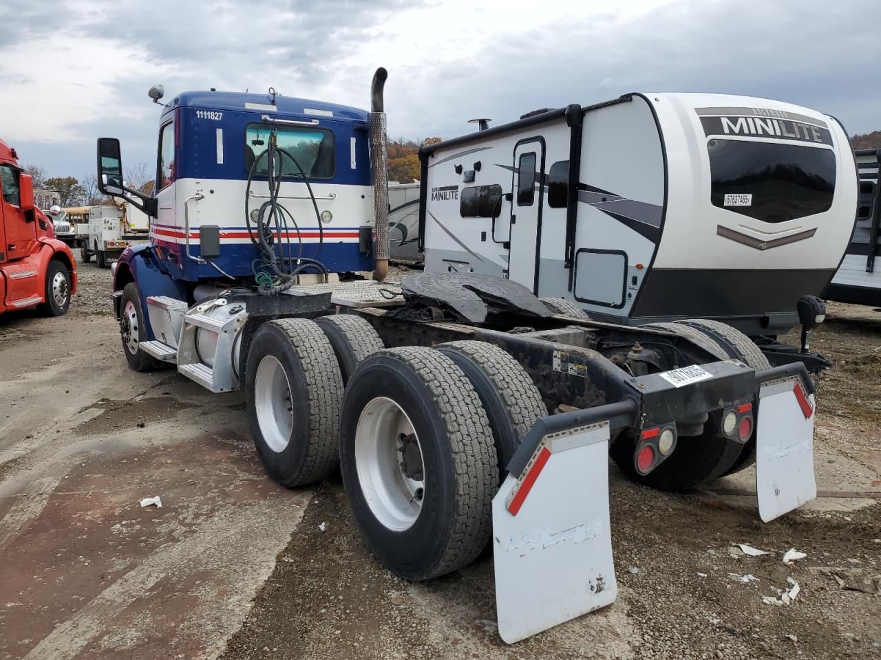Peterbilt Tractor 567 Image 3