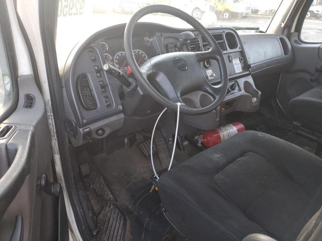 Freightliner M2 106 Medium Duty Image 2