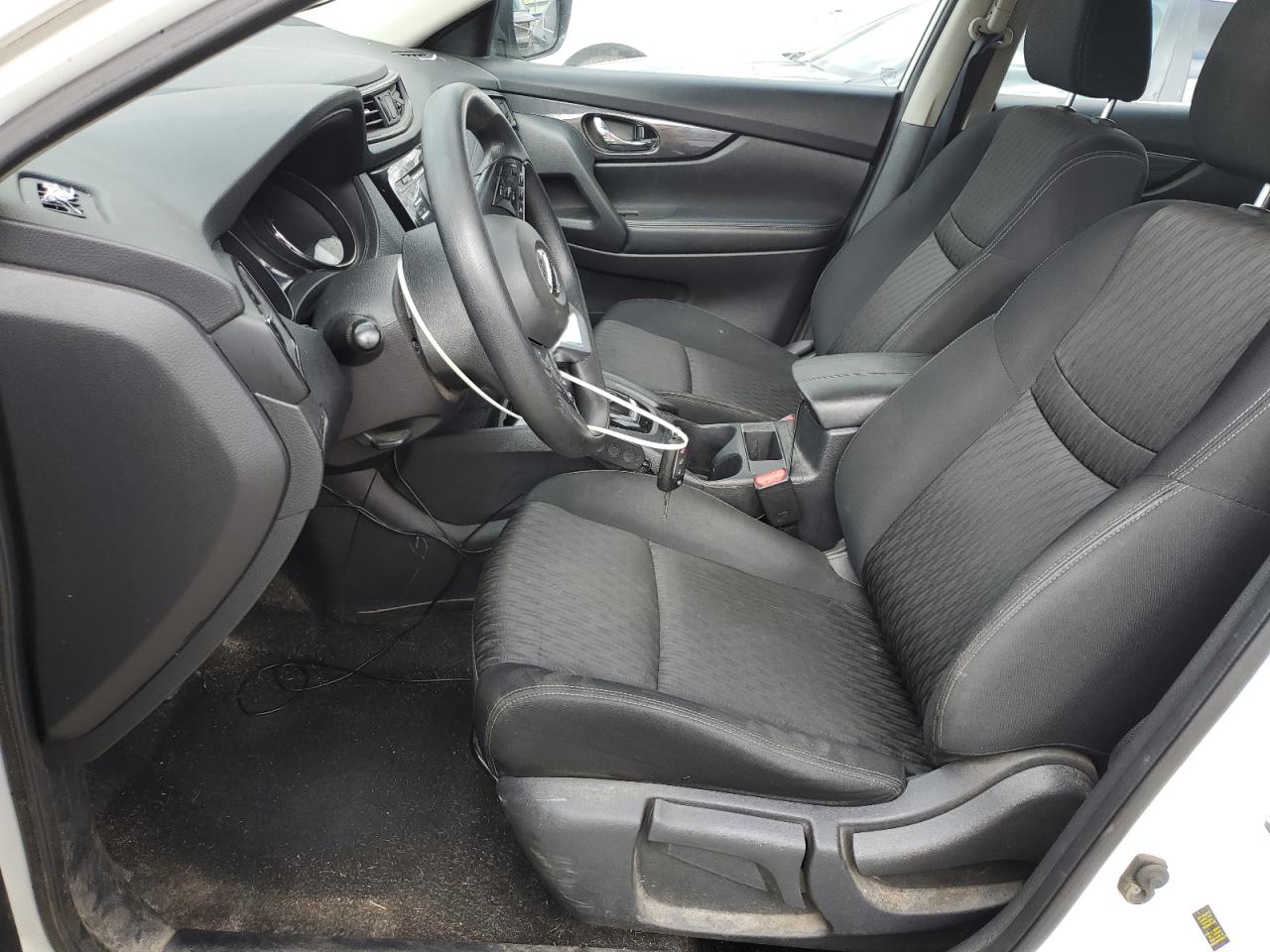 Nissan Rogue S Image 2