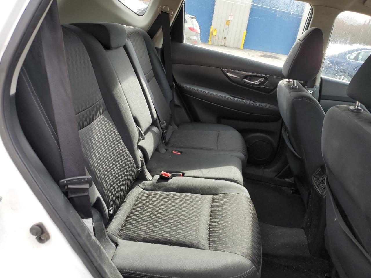 Nissan Rogue S Image 5