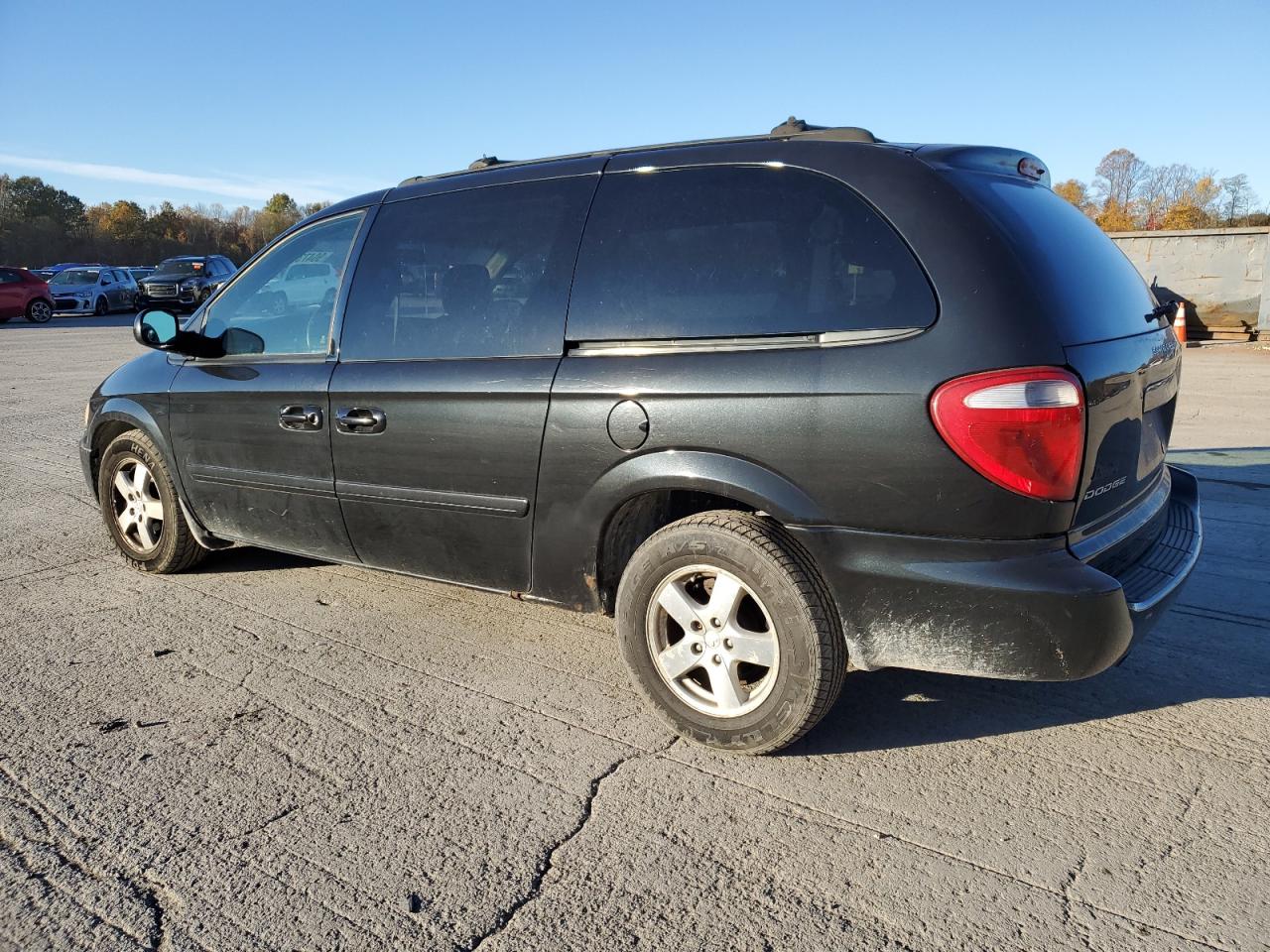 Dodge Caravan Sxt Image 2