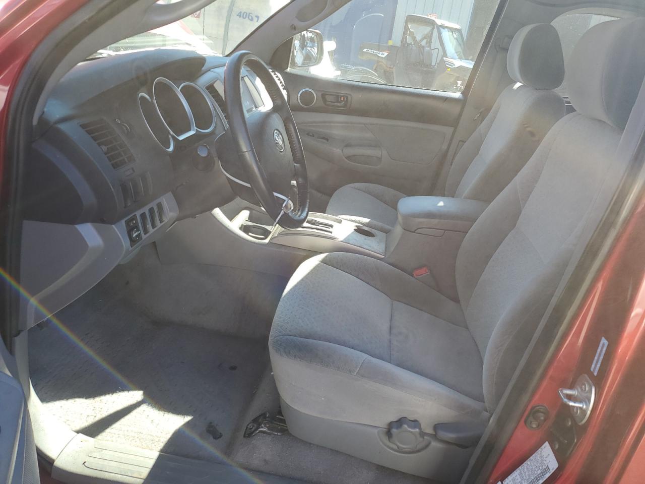 Toyota Tacoma Access Cab Image 9