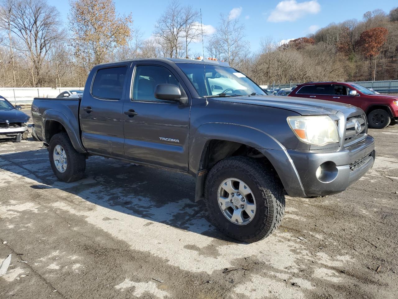 Toyota Tacoma Double Cab Image 2