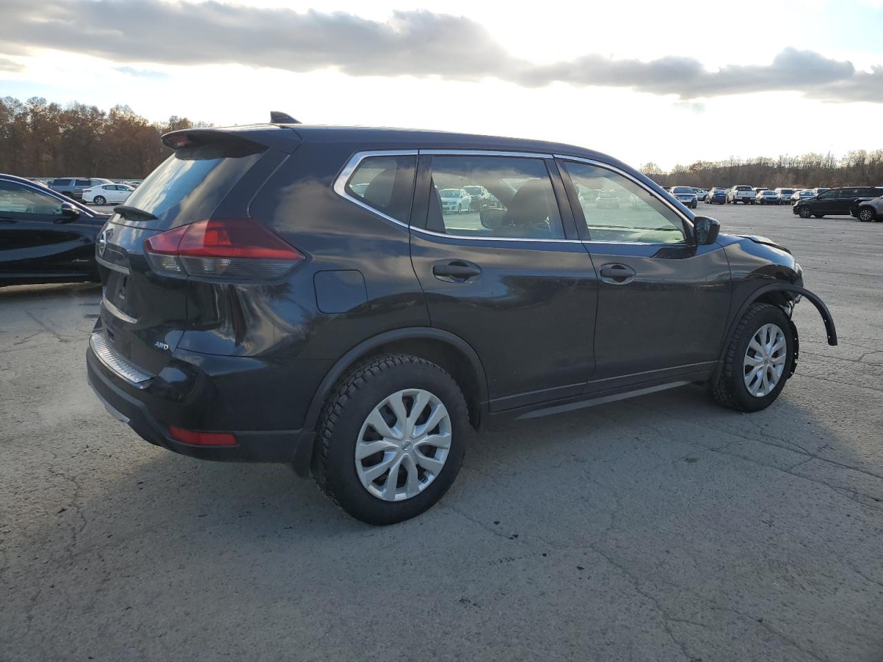 Nissan Rogue S Image 5