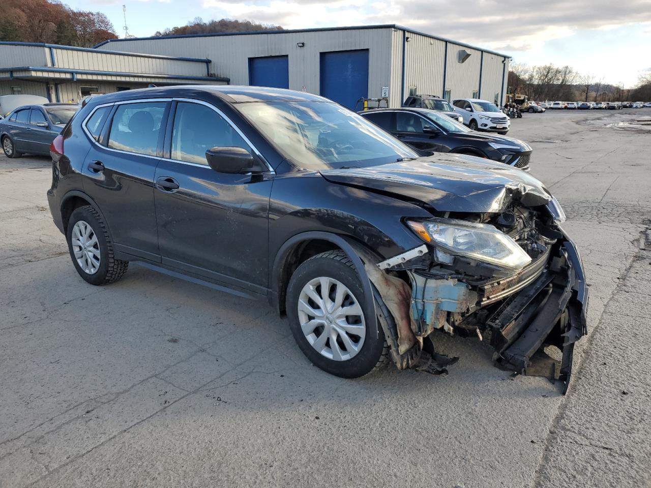 Nissan Rogue S Image 4