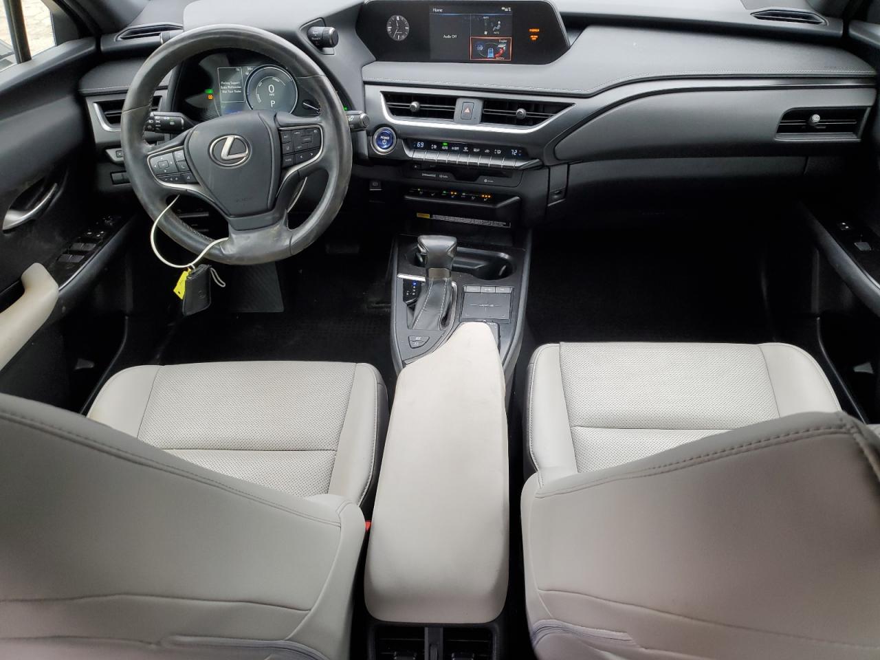 Lexus Ux 250h Image 2