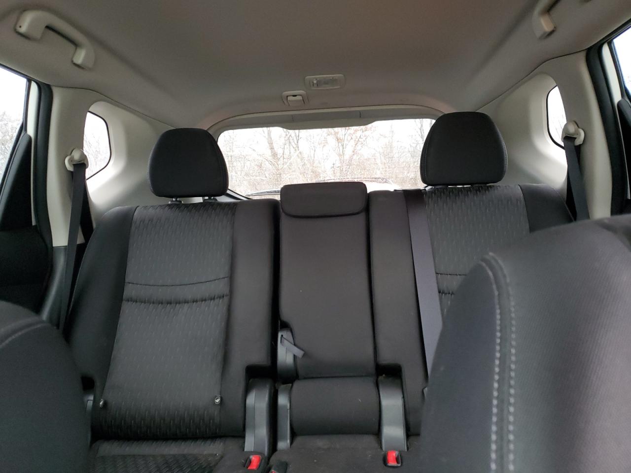 Nissan Rogue S Image 6