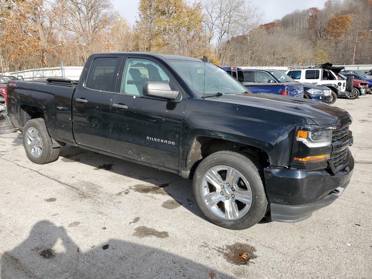 Chevrolet Silverado K1500 Custom Image 6