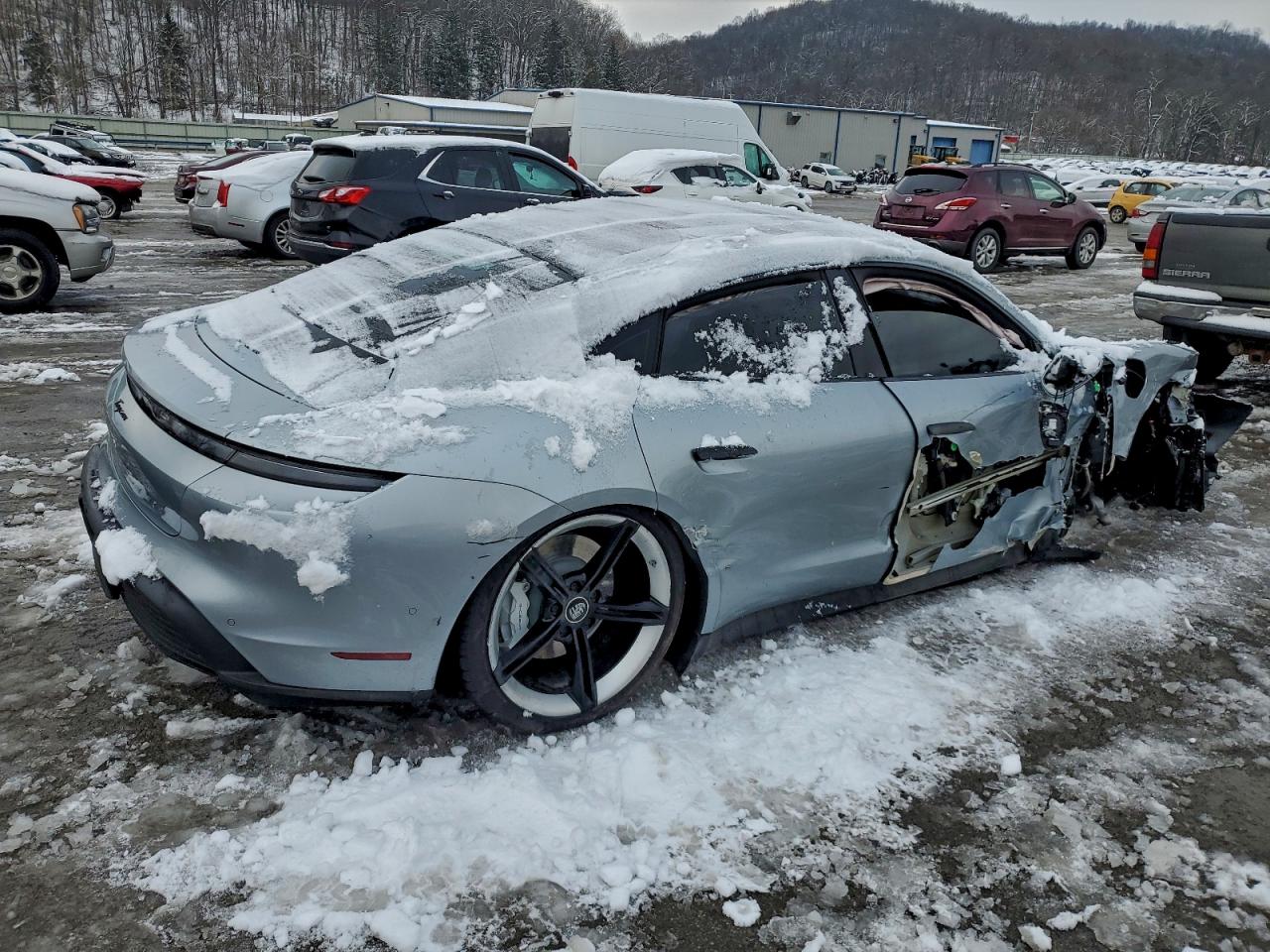 Porsche Taycan Image 11