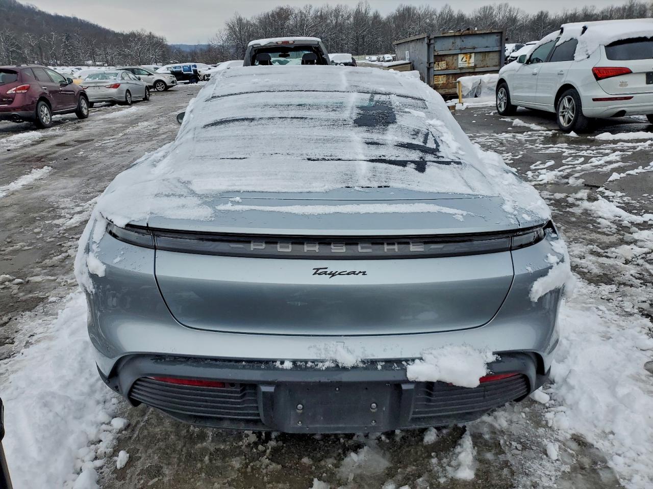 Porsche Taycan Image 12