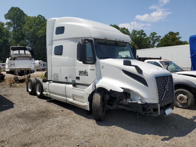  Salvage Volvo Vn