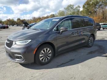  Salvage Chrysler Pacifica