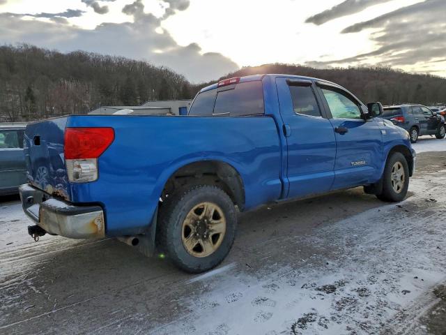 Toyota Tundra Double Cab Image 2